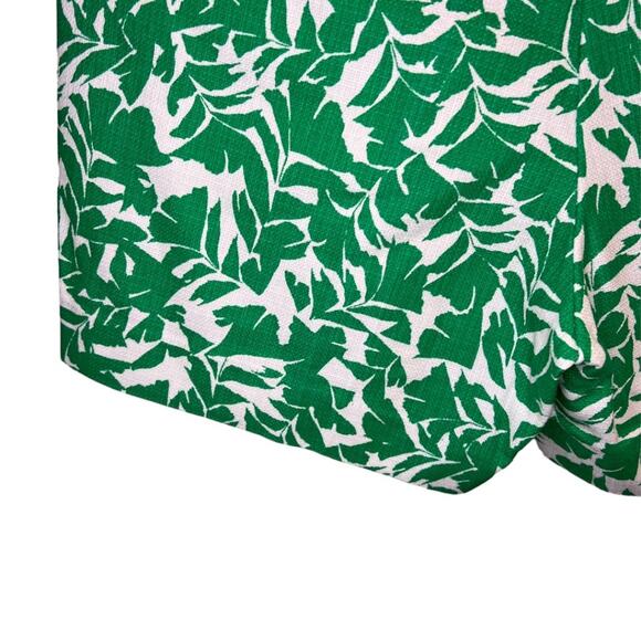 J. Crew Women's Green White Leaf Floral Pattern Short Size 6 Tropical Hawaiian - Picture 12 of 16